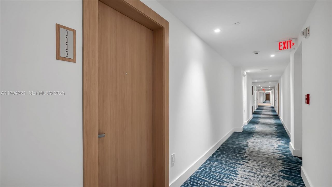 90 SW 3rd St , Unit 3003, Miami, FL 33130 Photo