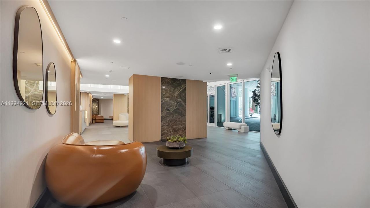 90 SW 3rd St , Unit 3003, Miami, FL 33130 Photo