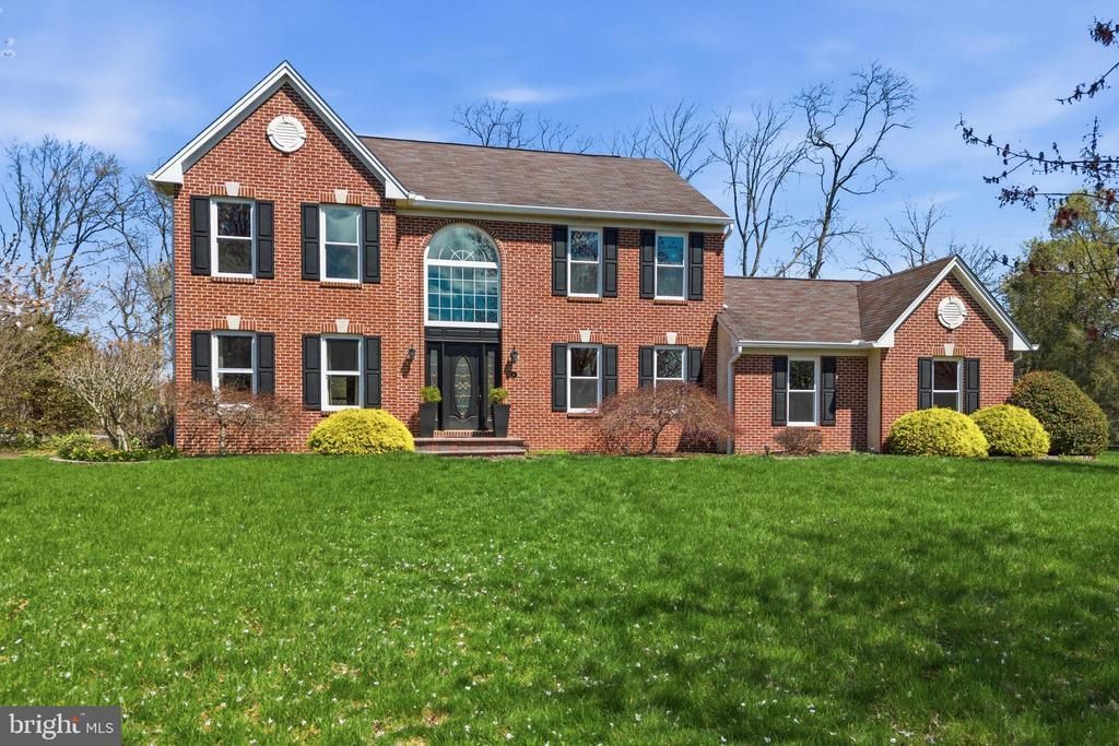 4 Eric Court, Lawrenceville, NJ 08648 Main Photo