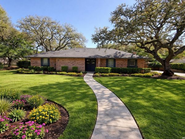 228 Sagecrest, Hollywood Park, TX 78232