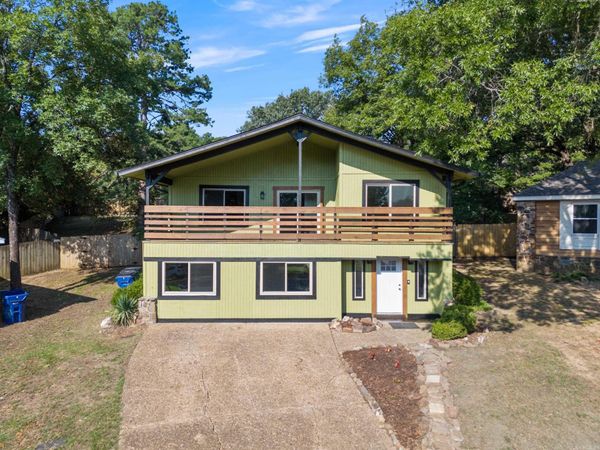 5 Random Oaks Cove , Maumelle, AR 72113