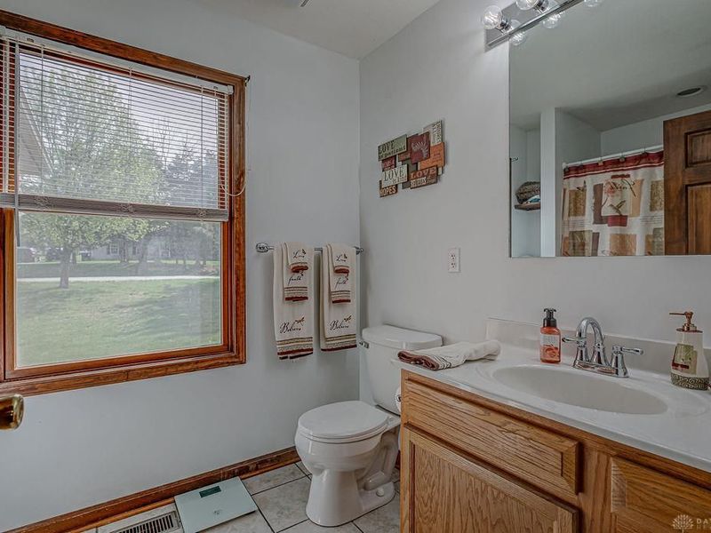 817 Old Norse Drive, Eaton, OH 45320 Photo 10