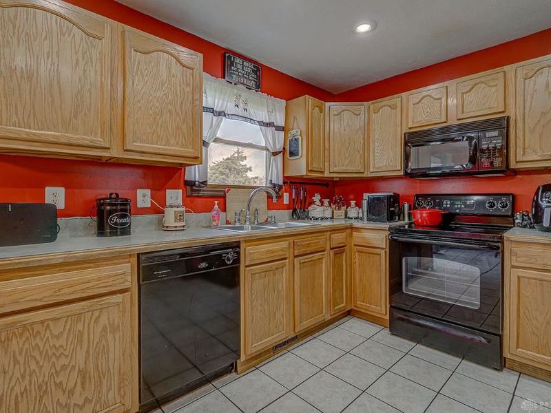 817 Old Norse Drive, Lakengren, OH 45320 Photo 12