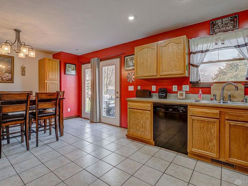 817 Old Norse Drive, Eaton, OH 45320 Photo 5