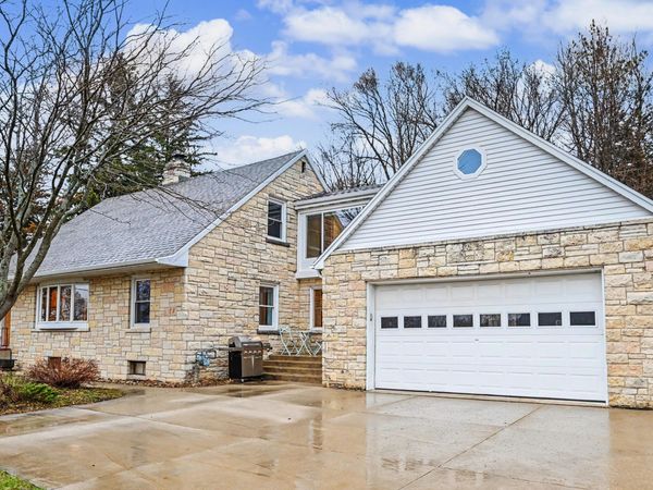 110 Polk St, Slinger, WI 53086