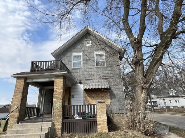 2450 W Keefe Ave, Unit 2452, Milwaukee, WI 53206