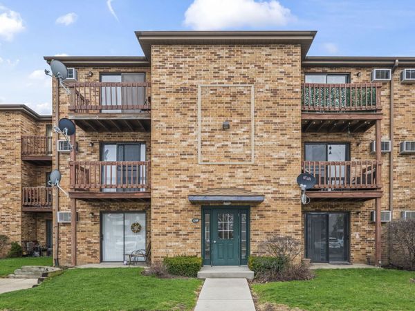1348 N Geneva Drive , Unit 3A, Palatine, IL 60074