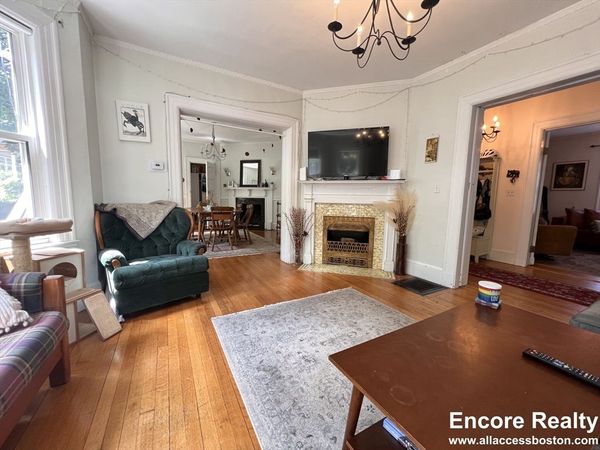 9 Kenwood St., Unit 1, Brookline, MA 02446