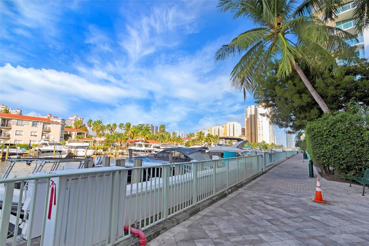 3029 NE 188th St , Unit 419, Aventura, FL 33180 Photo