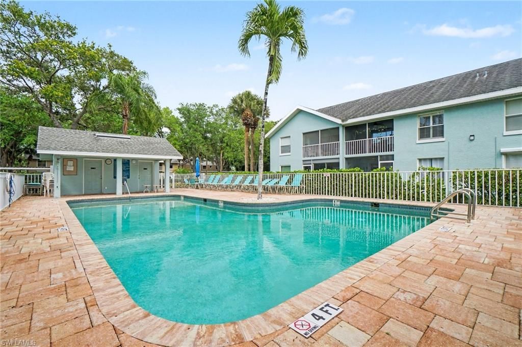 153 Wading Bird Cir, Unit J201, Naples, FL 34110 Photo