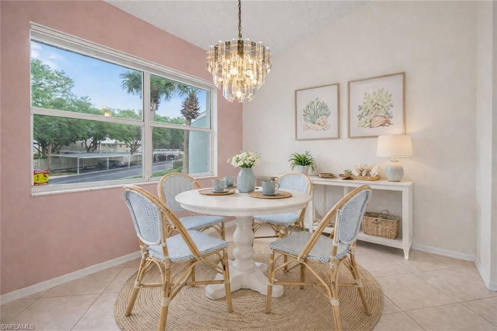 153 Wading Bird Cir, Unit J201, Naples, FL 34110 Photo