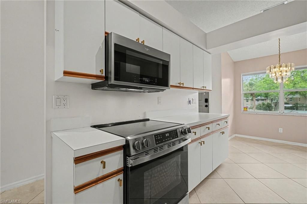 153 Wading Bird Cir, Unit J201, Naples, FL 34110 Photo
