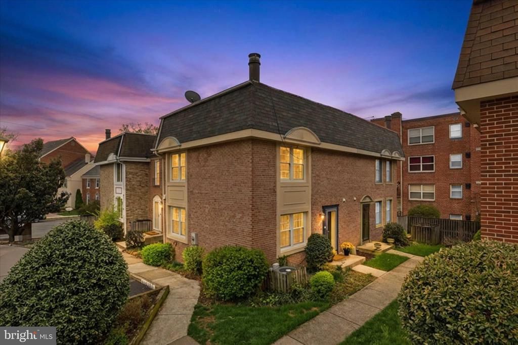 1306 Chetworth Court, Alexandria, VA 22314 Main Photo