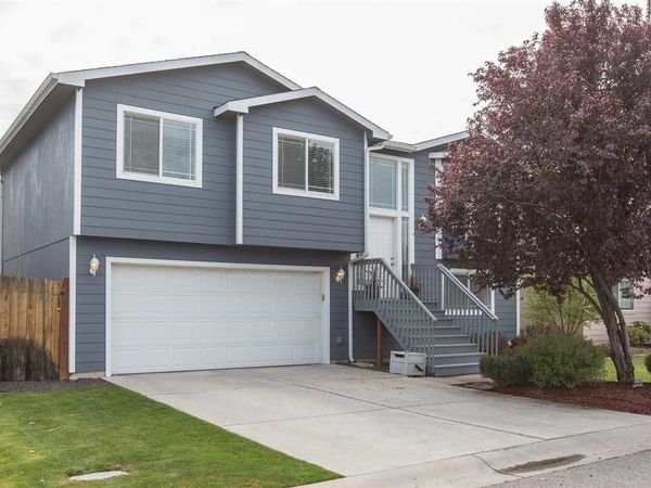 31 S Arties Ln, Greenacres, WA 99016