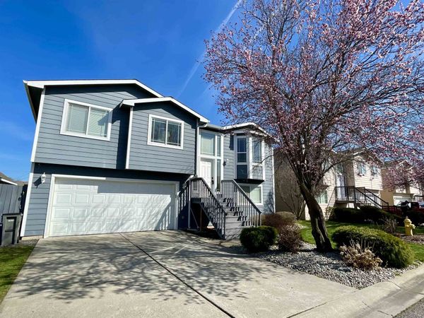 31 S Arties Ln, Greenacres, WA 99016