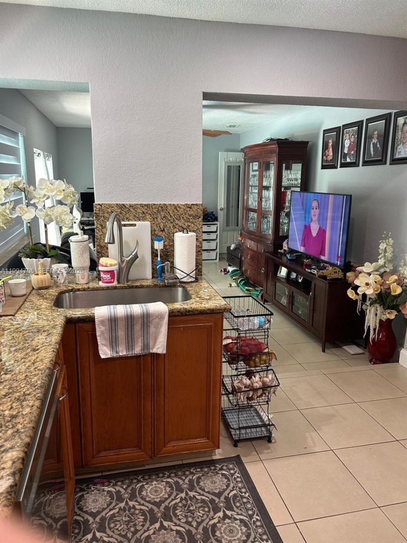 6582 NW 1st St, Margate, FL 33063 Photo