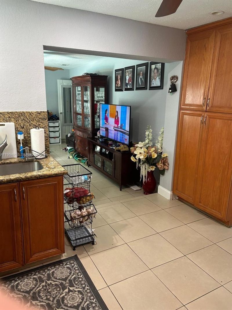 6582 NW 1st St, Margate, FL 33063 Photo