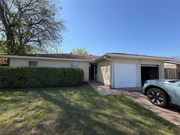 517 Annapolis Drive, Fort Worth, TX 76108