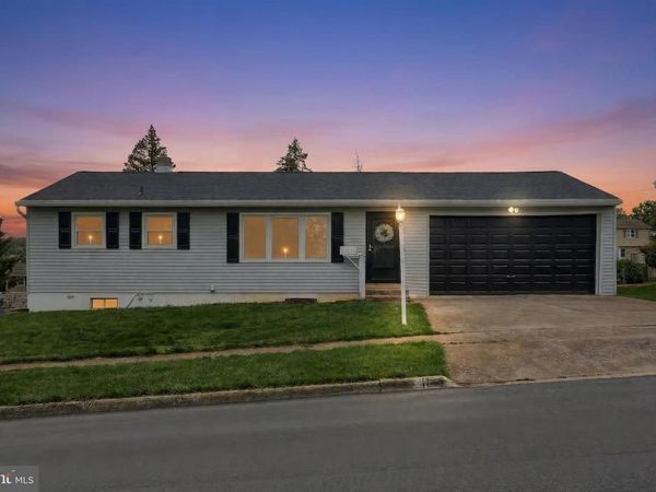 11 FAYE ROAD, MIDDLETOWN, PA 17057