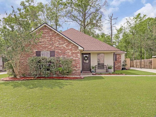 12266 Creekside Ave, Walker, LA 70785