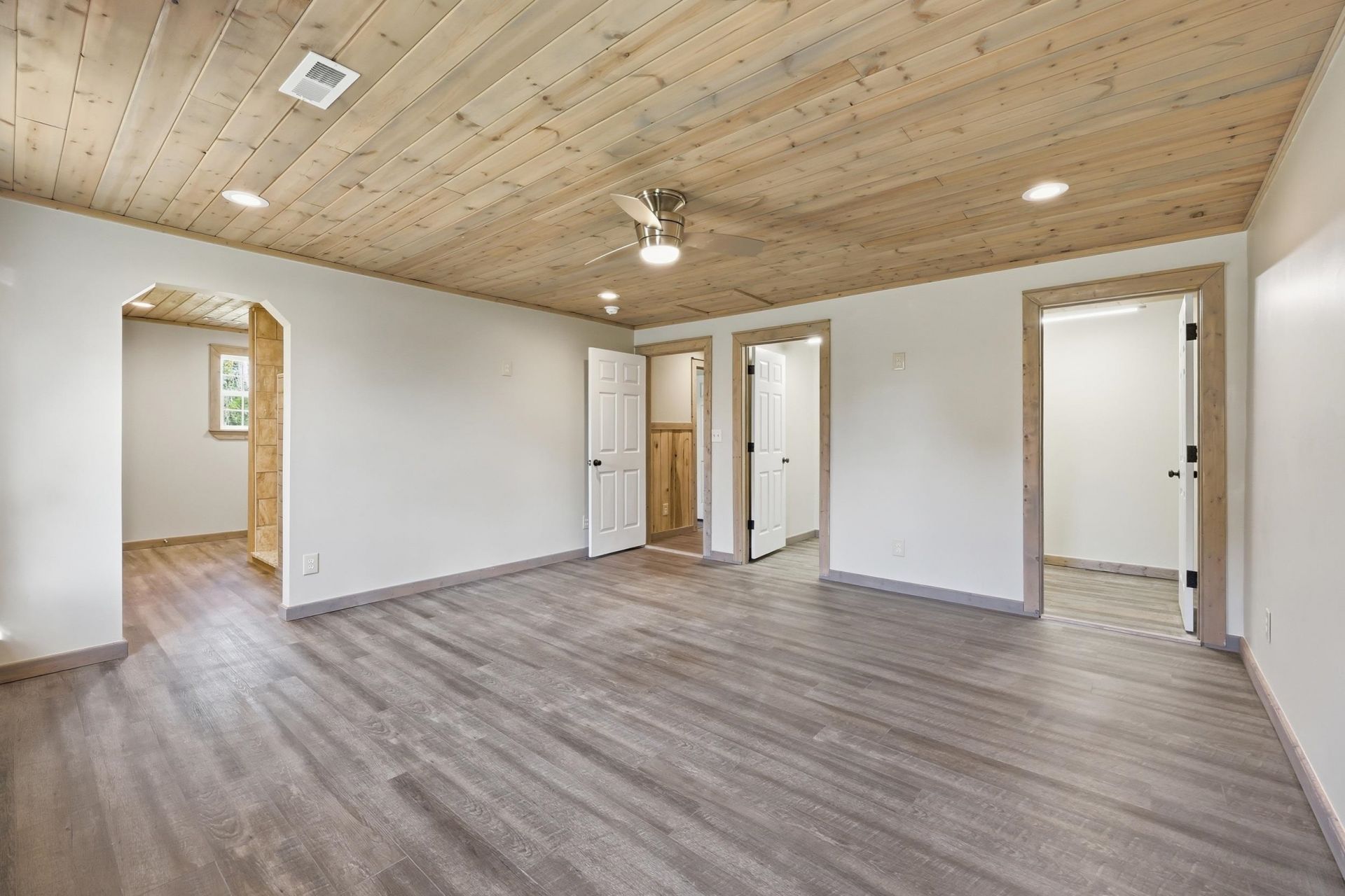 1835 Highway 45 Photo 16