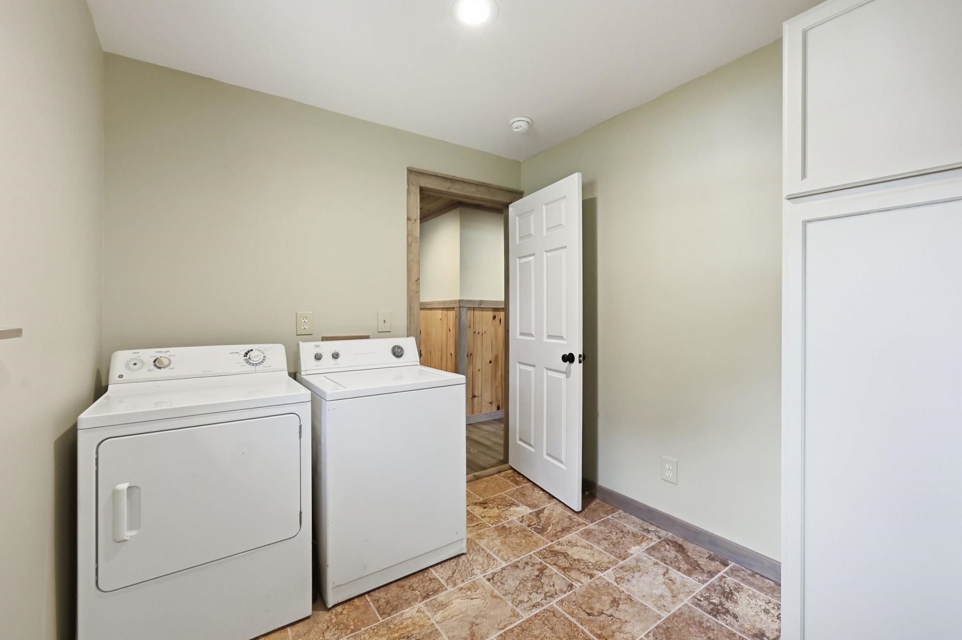 1835 Highway 45 Photo 21