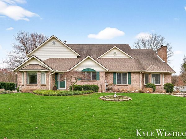 6669 W H Avenue, Kalamazoo, MI 49009