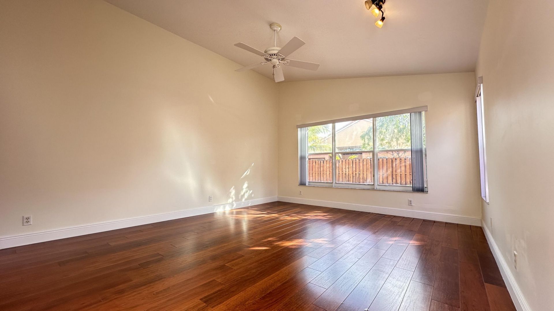 19010 SW 10th Street, Pembroke Pines, FL 33029 Photo