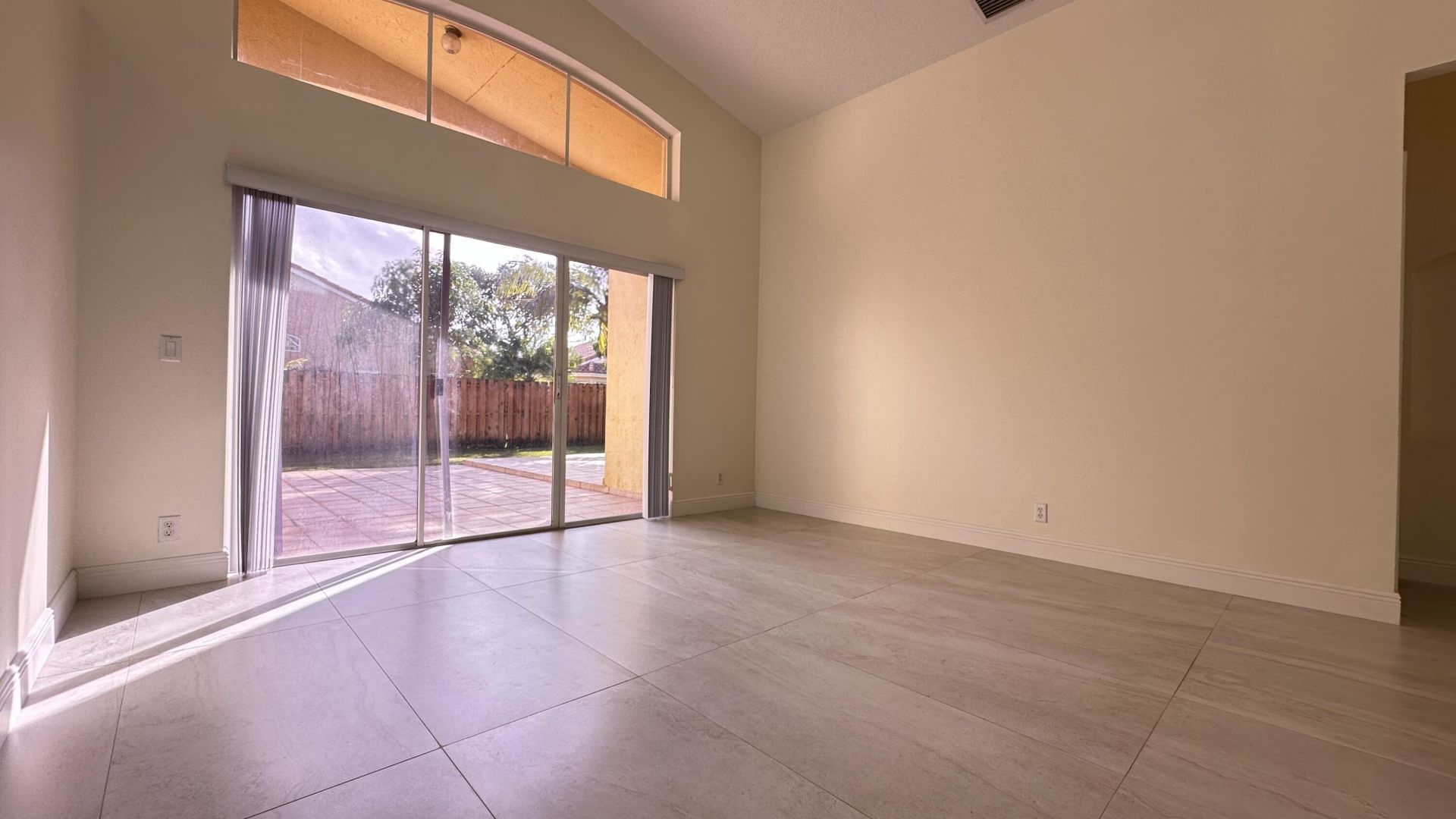 19010 SW 10th Street, Pembroke Pines, FL 33029 Photo