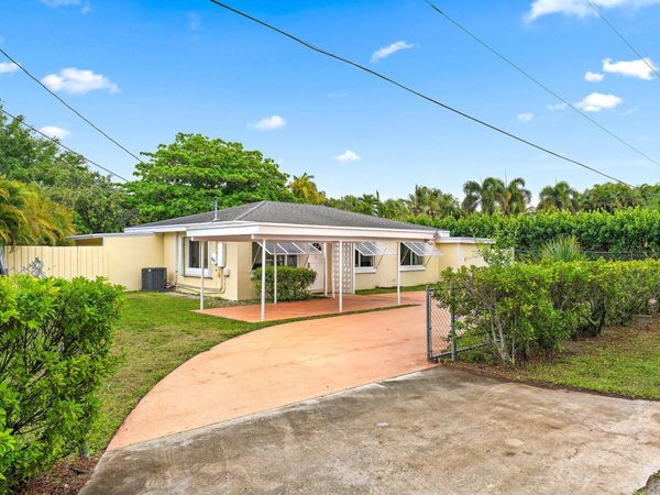 4030 E Gem Lake Drive, West Palm Beach, FL 33406