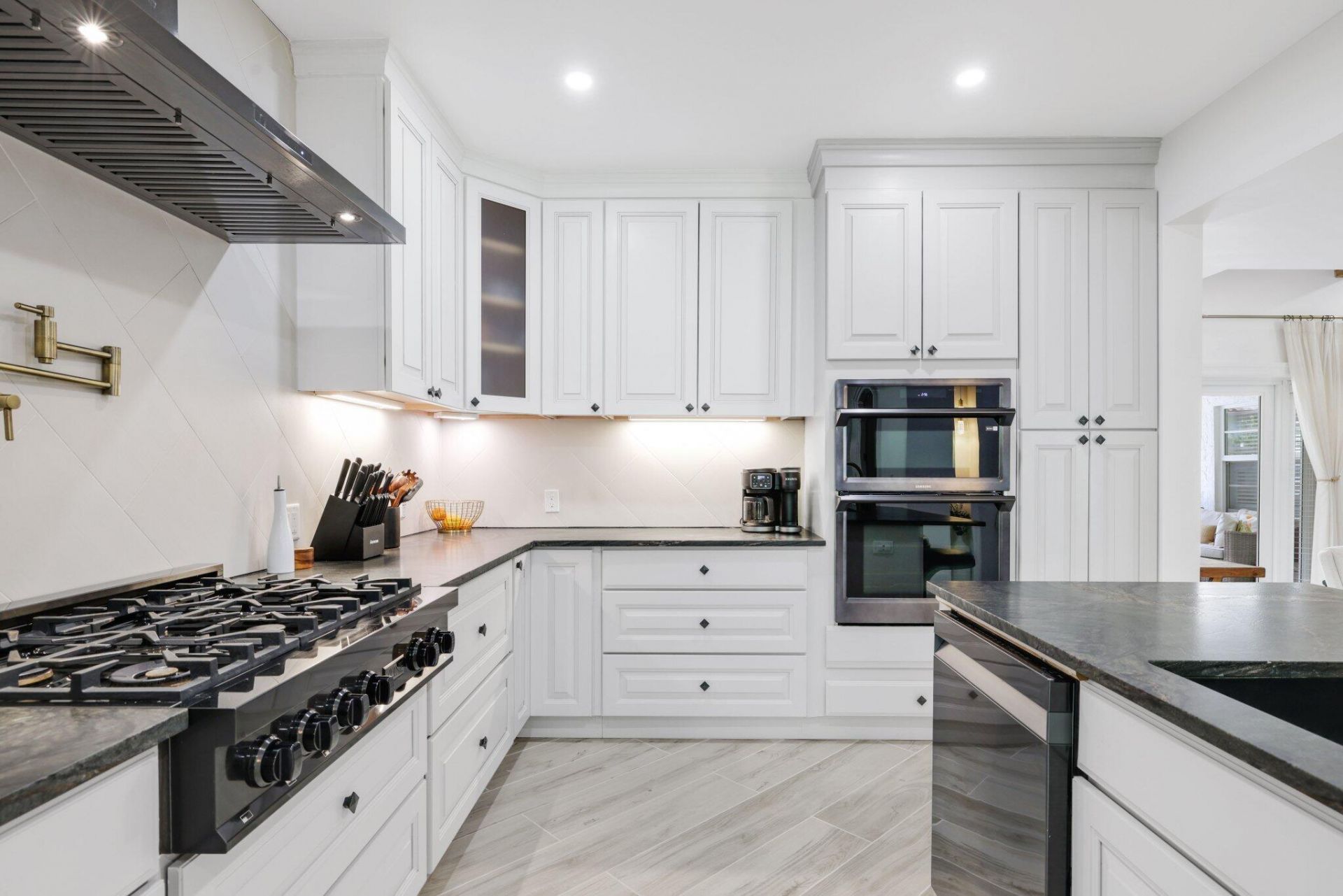 706 Sunset Road, West Palm Beach, FL 33401 Photo