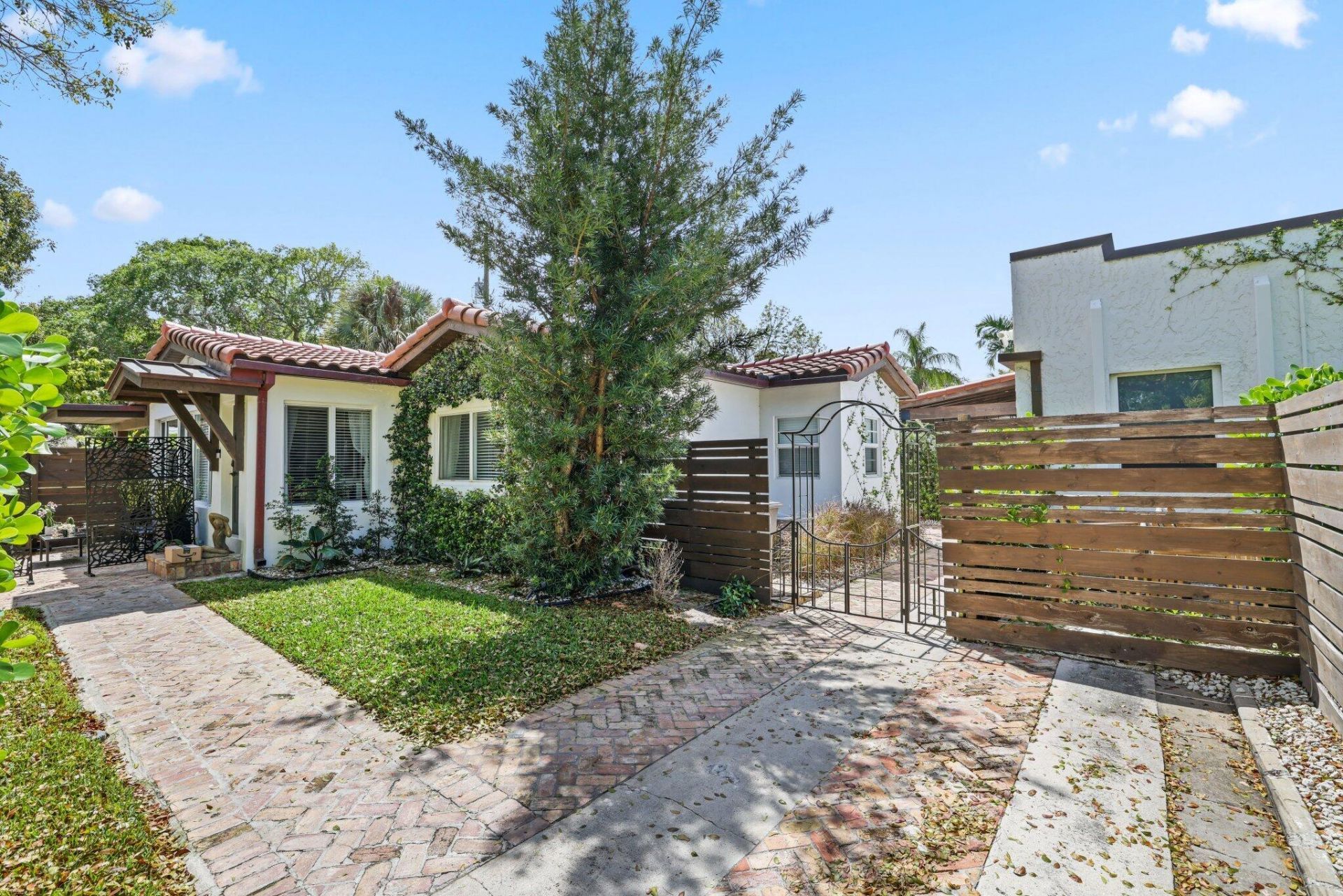 706 Sunset Road, West Palm Beach, FL 33401 Photo