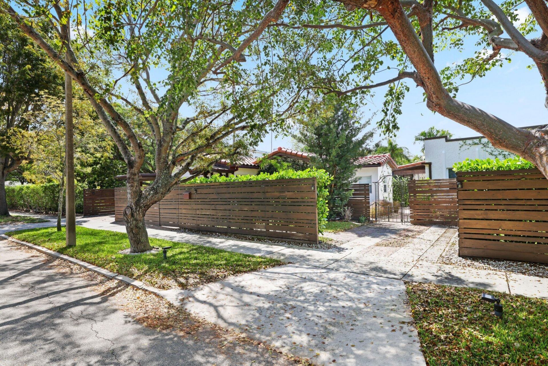 706 Sunset Road, West Palm Beach, FL 33401 Photo