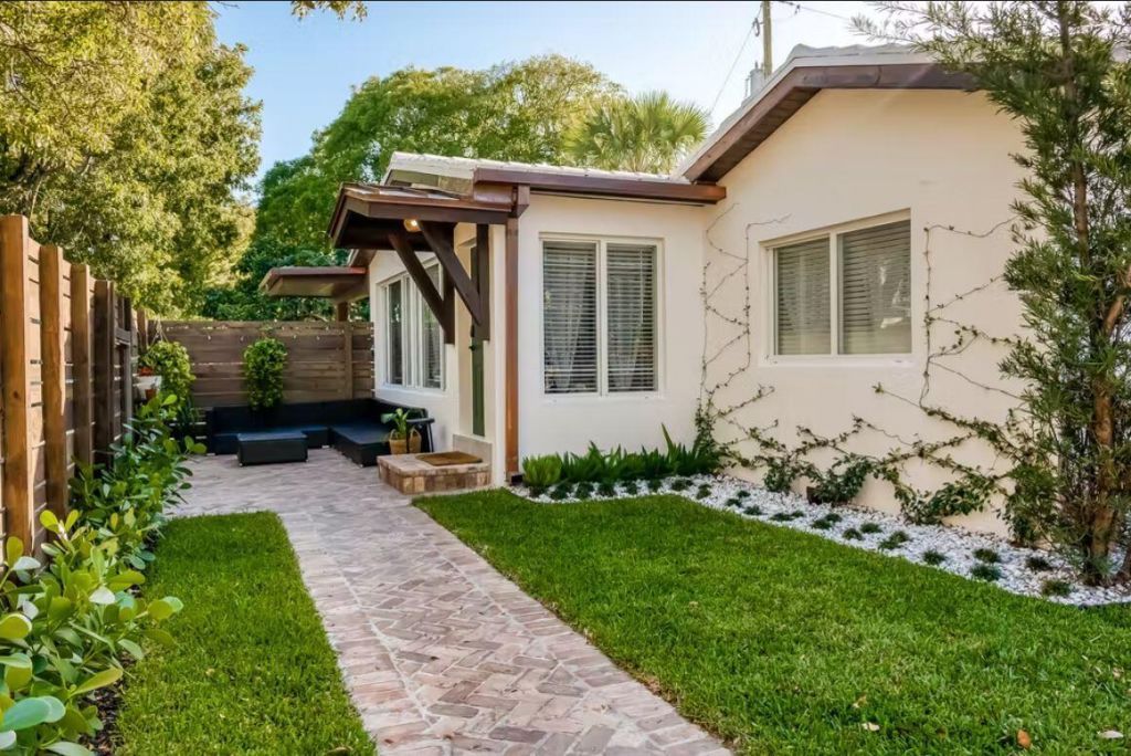 706 Sunset Road, West Palm Beach, FL 33401 Photo