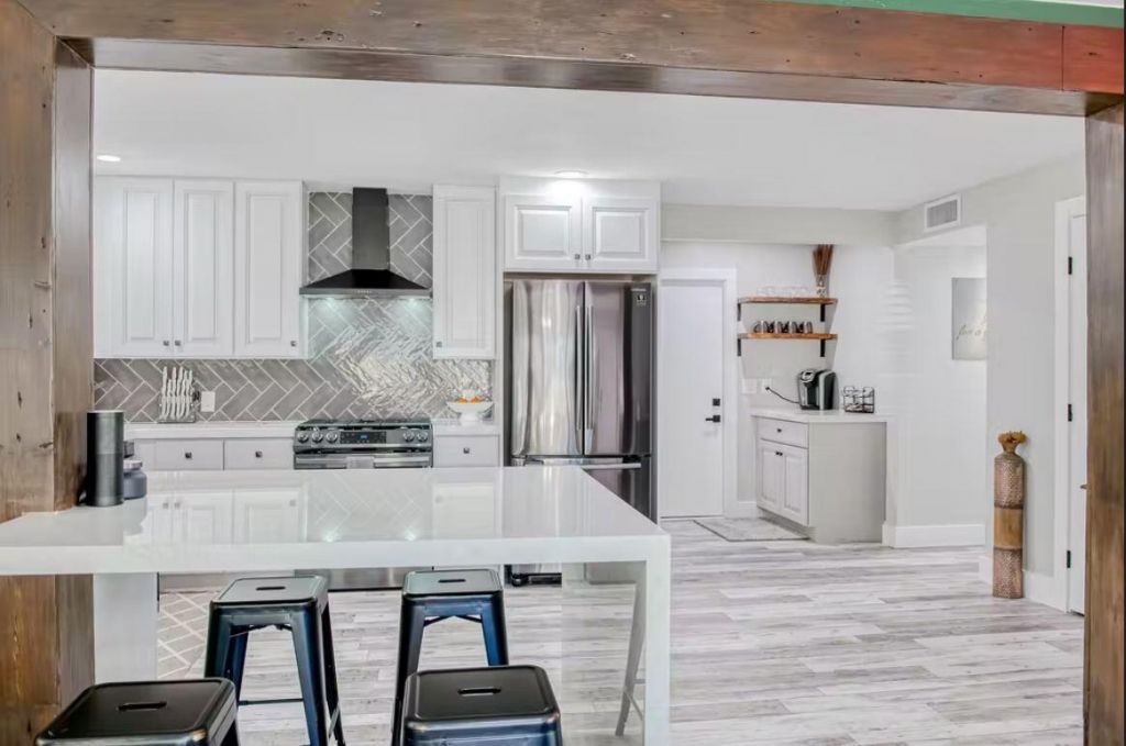 706 Sunset Road, West Palm Beach, FL 33401 Photo