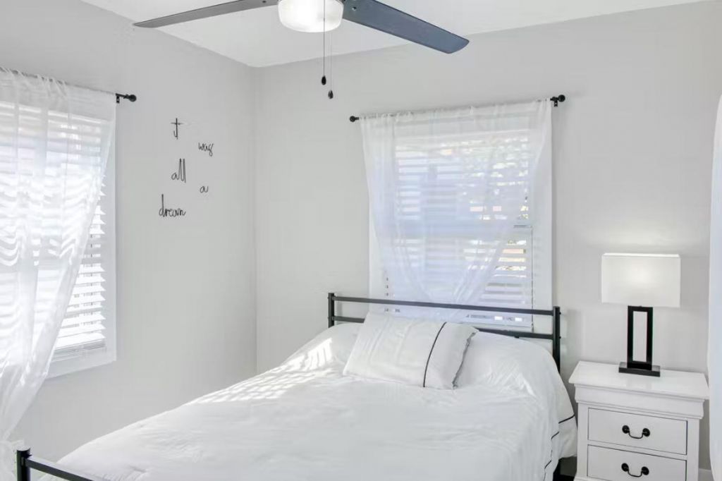 706 Sunset Road, West Palm Beach, FL 33401 Photo