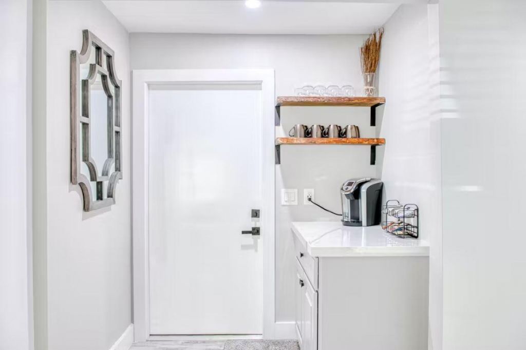 706 Sunset Road, West Palm Beach, FL 33401 Photo