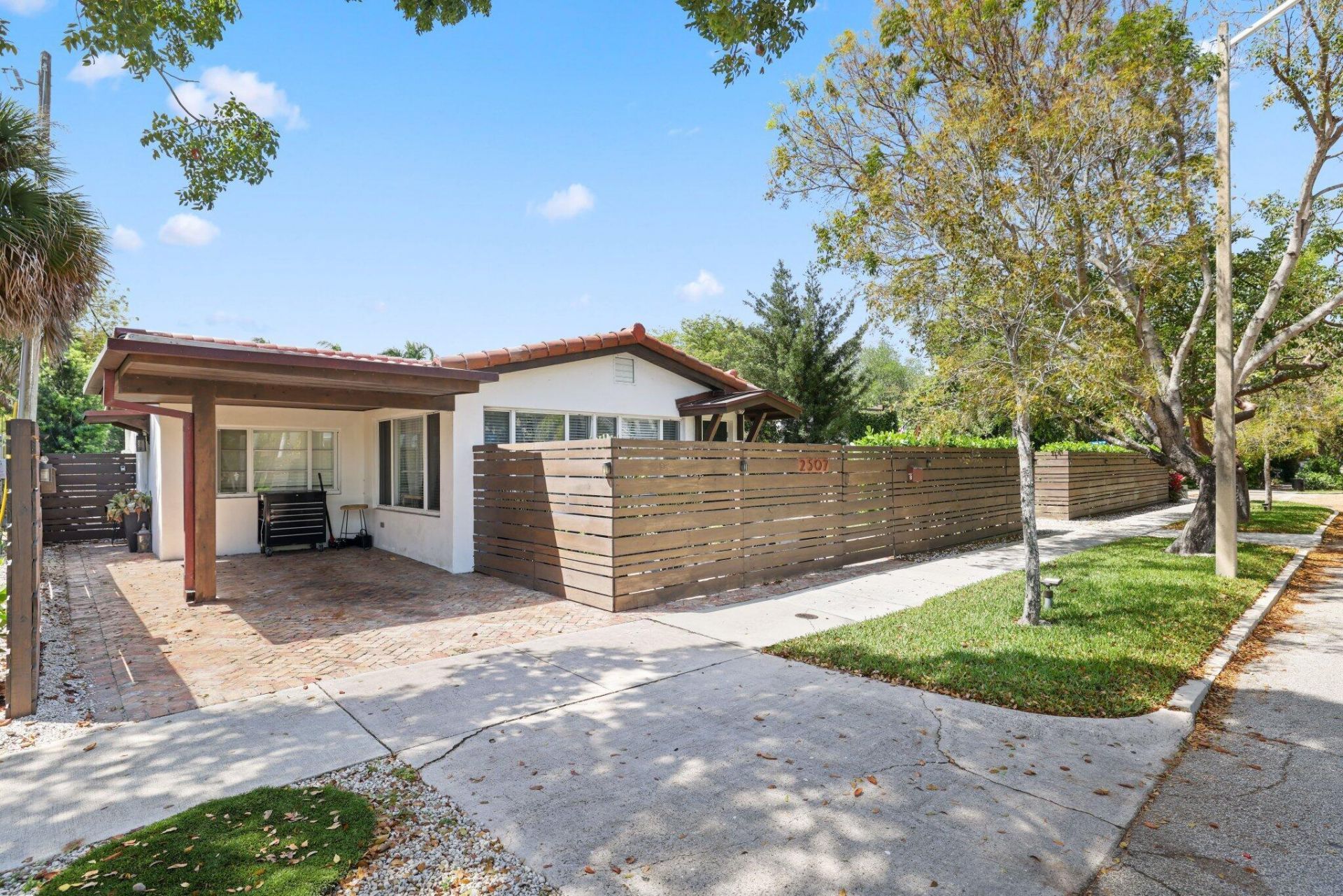 706 Sunset Road, West Palm Beach, FL 33401 Photo