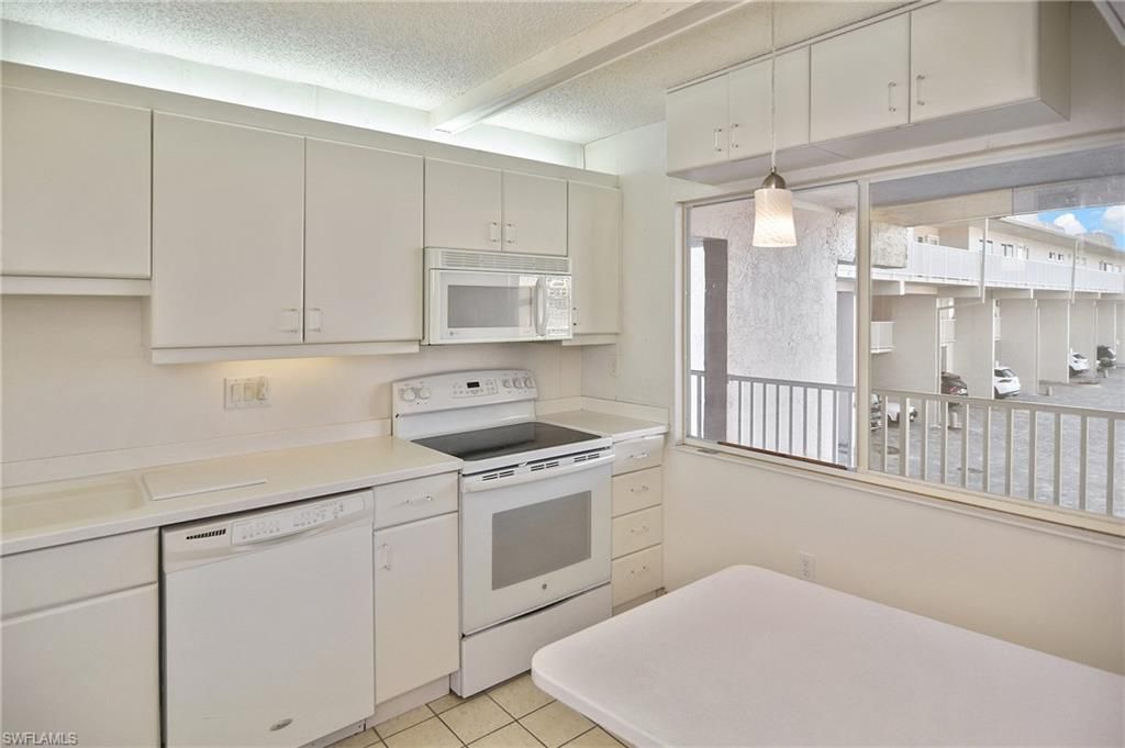 200 Periwinkle Way, Unit 225, Sanibel, FL 33957 Photo
