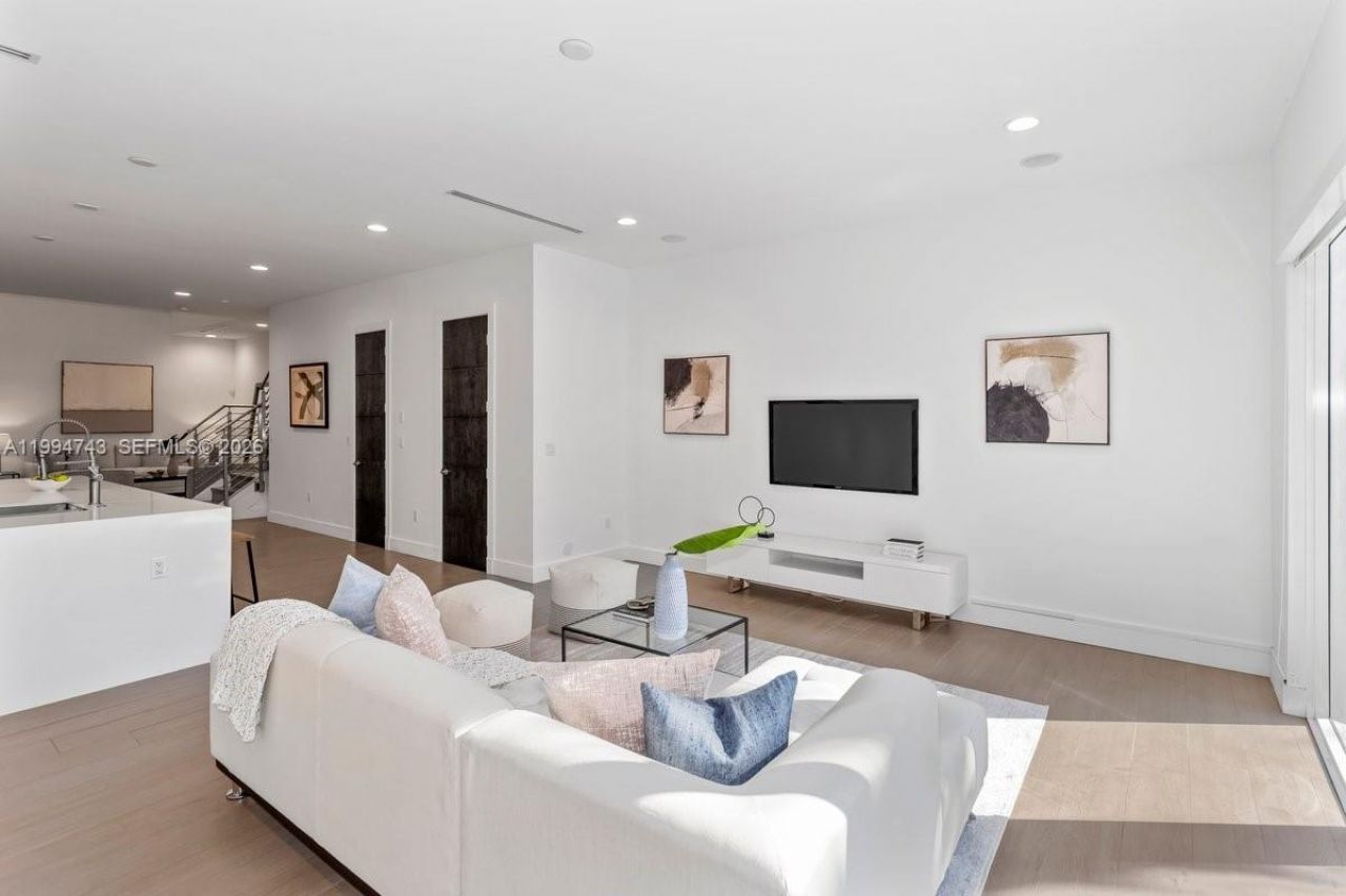 3052 Day Ave , Unit 2, Miami, FL 33133 Photo