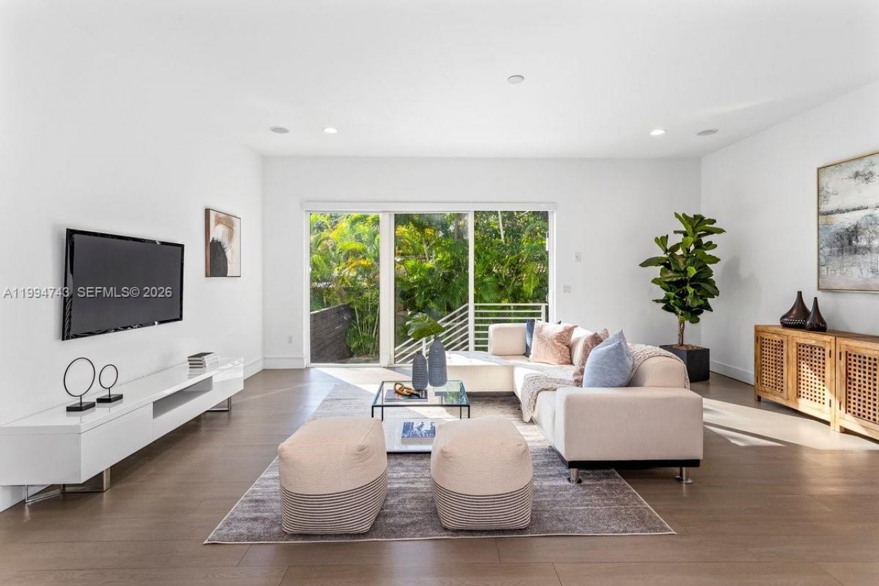 3052 Day Ave , Unit 2, Miami, FL 33133 Photo