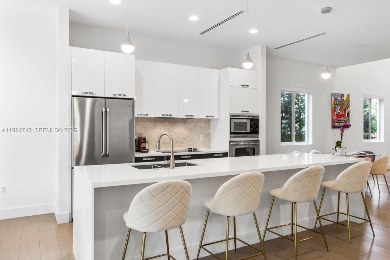 3052 Day Ave , Unit 2, Miami, FL 33133 Photo