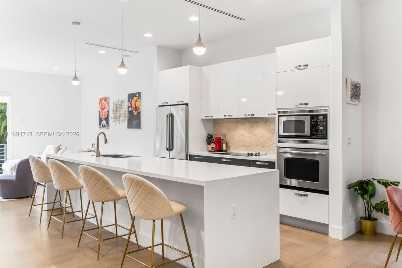 3052 Day Ave , Unit 2, Miami, FL 33133 Photo