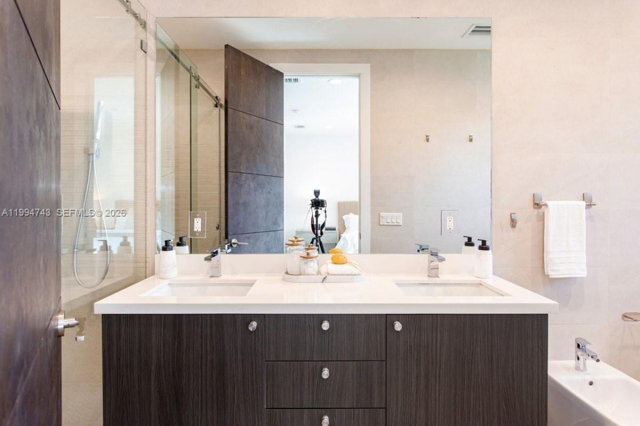 3052 Day Ave , Unit 2, Miami, FL 33133 Photo