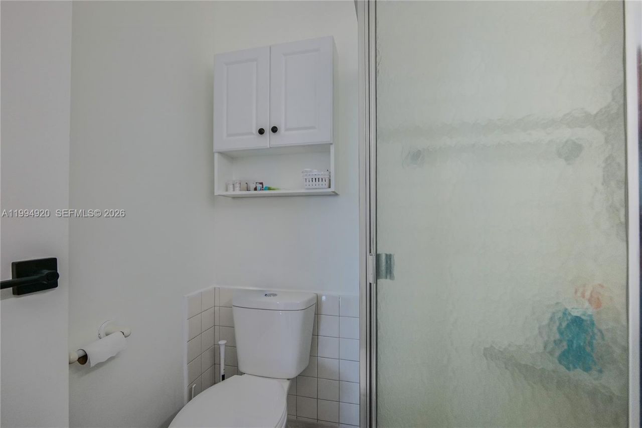 4701 NW 34th St, Unit 502, Lauderdale Lakes, FL 33319 Photo