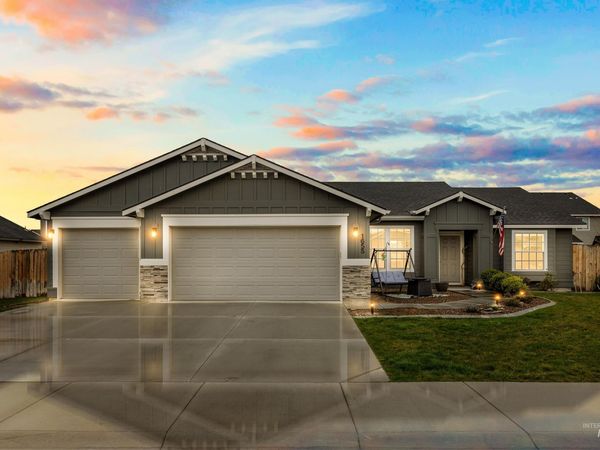 1655 SW Accipiter Pl, Mountain Home, ID 83647