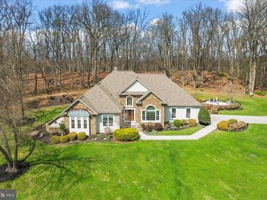 15 MAPLE GROVE ROAD, HANOVER, PA 17331