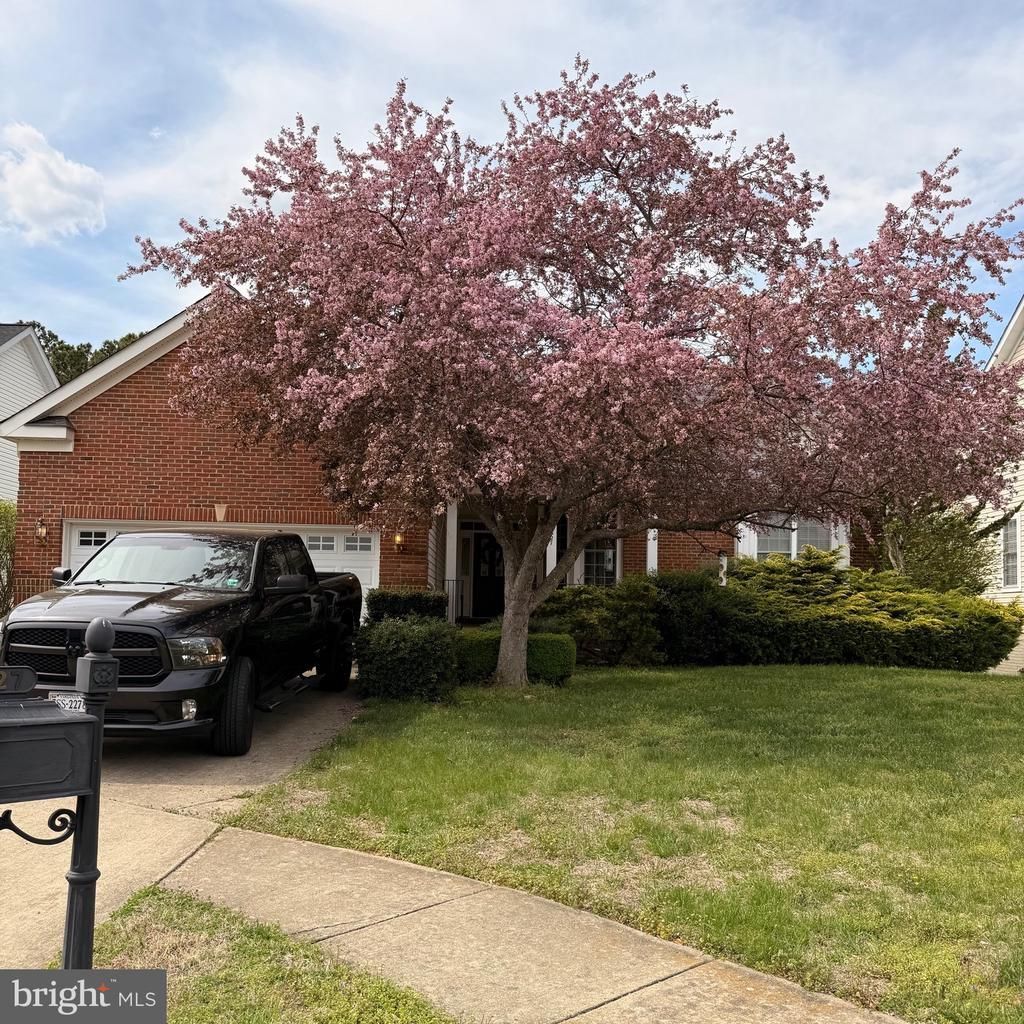 5327 W Philippi Place , Fredericksburg, VA 22407 Main Photo