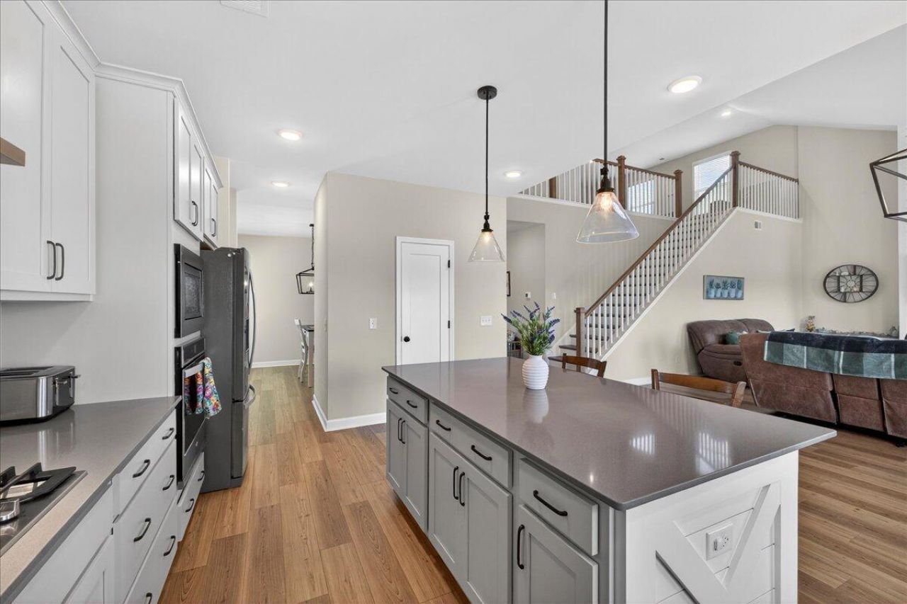 447 Navona Drive Photo 11