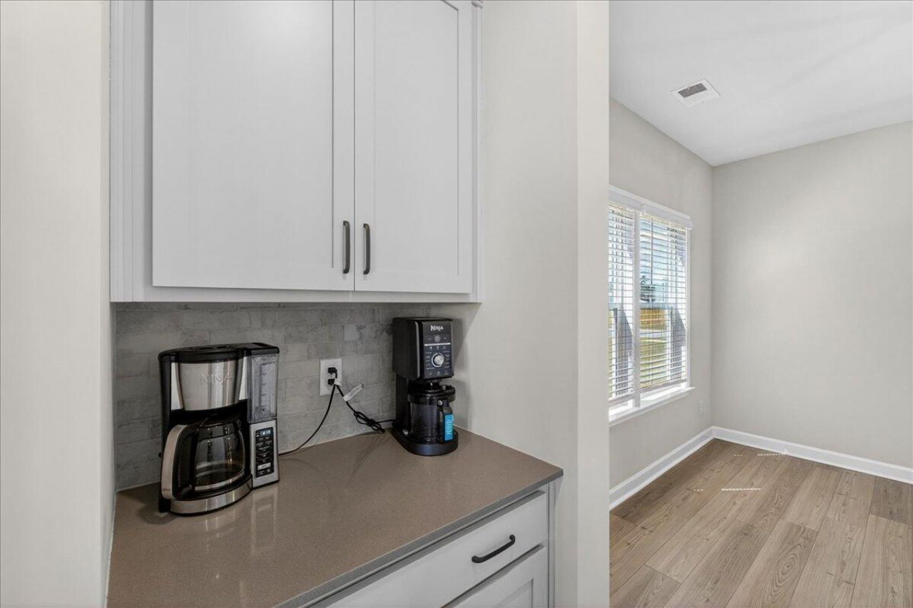 447 Navona Drive Photo 12